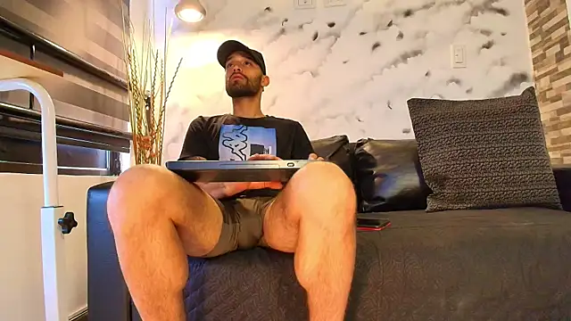 Max Miller S online show from November 13, 2025, 6:40 pm