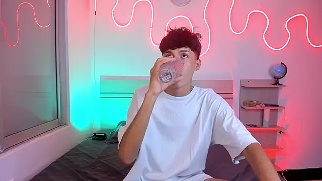 luccas ferreira online show from November 8, 2025, 7:12 pm