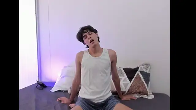 luccas ferreira online show from April 20, 2026, 7:37 pm