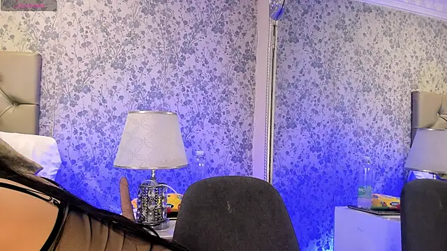 Clohe Bell online show from January 12, 2026, 1:27 pm