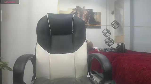 chuby pau online show from November 30, 2025, 1:42 am