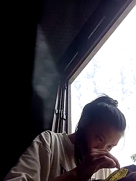 nanalinh online show from October 5, 2025, 2:43 am