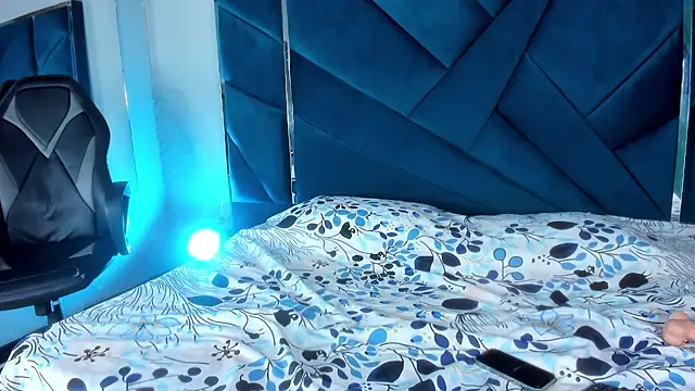 GisellTorres36 online show from November 12, 2025, 11:58 pm