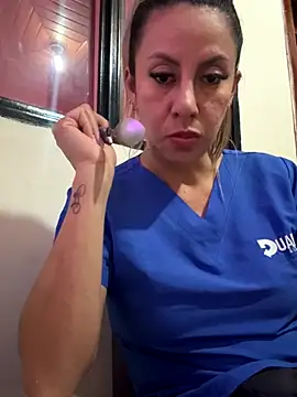 GisellTorres36 online show from November 27, 2025, 11:29 pm