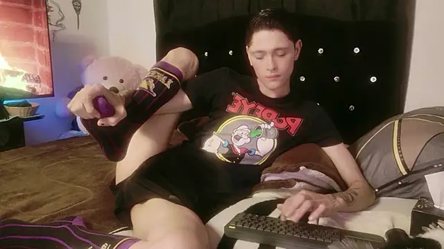 Tyler cat online show from November 14, 2025, 2:27 pm