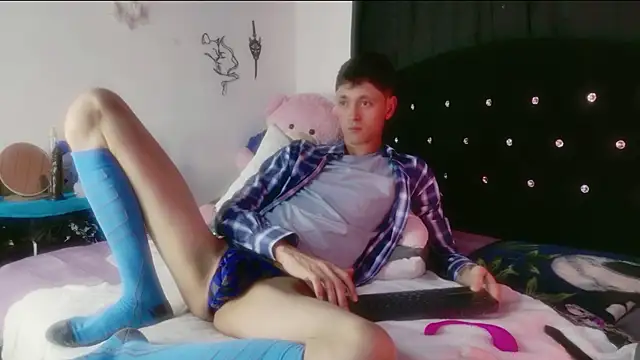 Tyler cat online show from March 29, 2026, 2:33 am