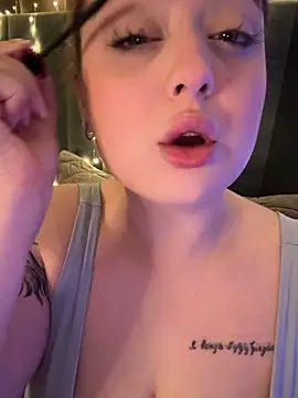 KellyMoors online show from February 10, 2026, 1:53 am