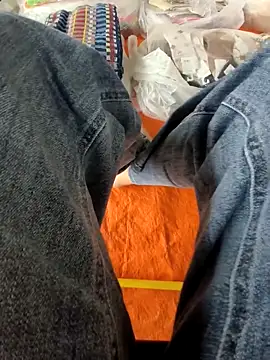 Snapshot of Lili_2love chatting on November 18, 2025, 1:11 am Lili 2love online show from November 18, 2025, 1:11 am