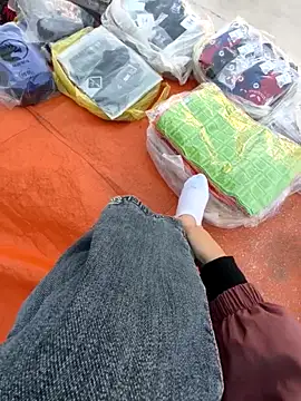 Snapshot of Lili_2love chatting on November 26, 2025, 1:39 am Lili 2love online show from November 26, 2025, 1:39 am