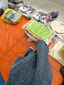 Snapshot of Lili_2love chatting on December 1, 2025, 12:59 am Lili 2love online show from December 1, 2025, 12:59 am