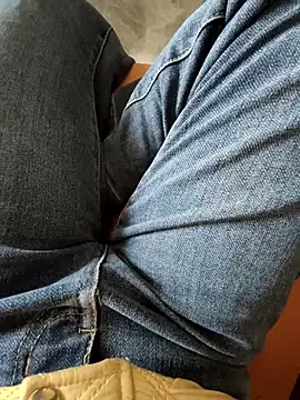 Lili 2love online show from December 15, 2025, 2:05 am