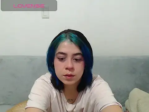 cherrypeach  online show from November 25, 2025, 2:17 pm