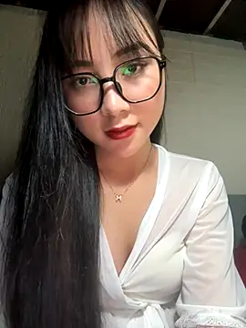 Linh5790 online show from October 13, 2025, 2:06 pm