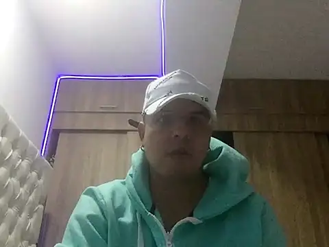 paisaexotico online show from October 5, 2025, 1:04 am