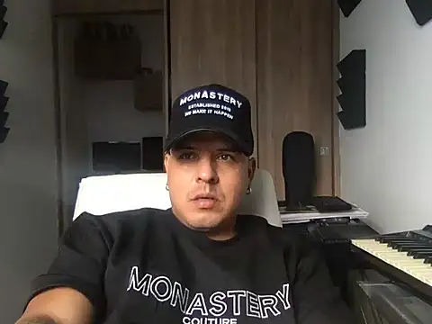 paisaexotico online show from October 18, 2025, 8:42 pm