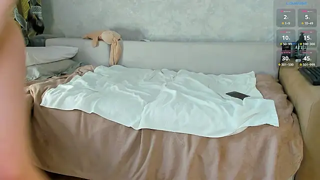 miamiumiu online show from February 20, 2026, 5:04 am