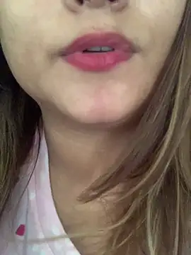 hottylover03 online show from October 11, 2025, 9:41 am