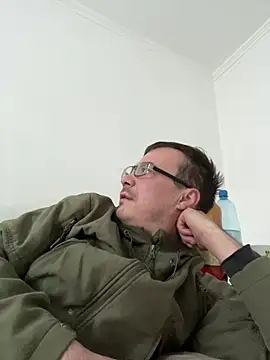 Snapshot of viktor1992-1-1 chatting on February 19, 2026, 6:09 am viktor1992-1-1 online show from February 19, 2026, 6:09 am