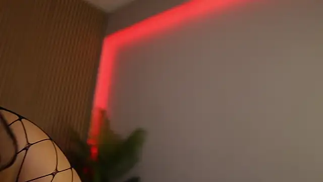 sisi von dee online show from November 6, 2025, 9:15 pm