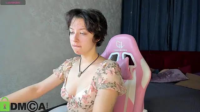 Sara Frayer online show from February 2, 2026, 1:04 am