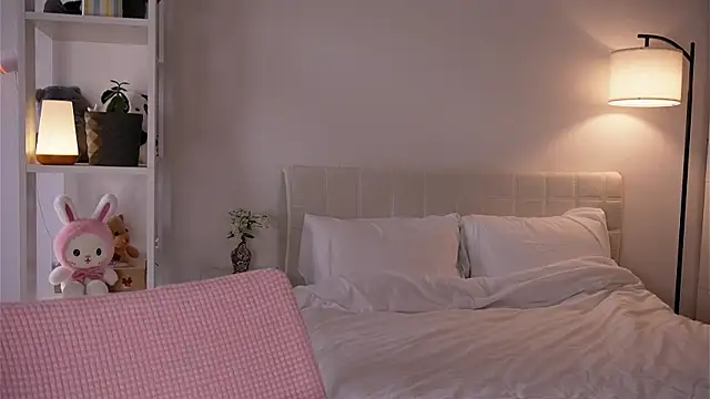 Snapshot of yourlittlesunrise_ chatting on May 6, 2026, 4:52 am yourlittlesunrise online show from May 6, 2026, 4:52 am