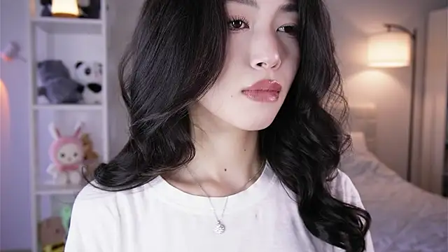 Snapshot of yourlittlesunrise_ chatting on May 7, 2026, 4:29 am yourlittlesunrise online show from May 7, 2026, 4:29 am