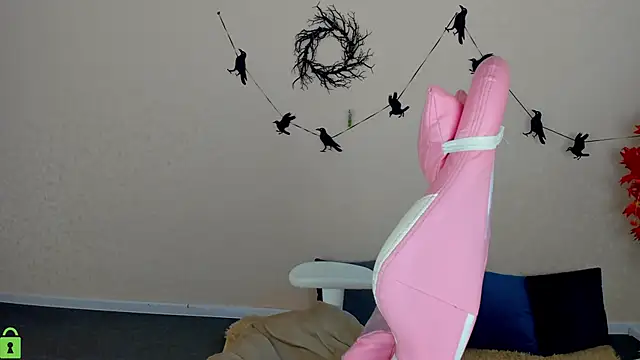 L1na Reeds online show from November 4, 2025, 8:57 am