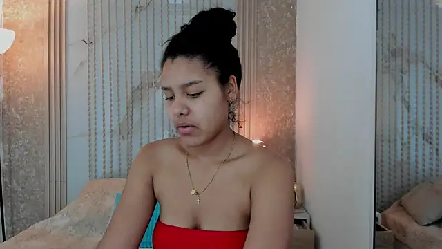 AriaVega online show from May 17, 2026, 1:18 pm