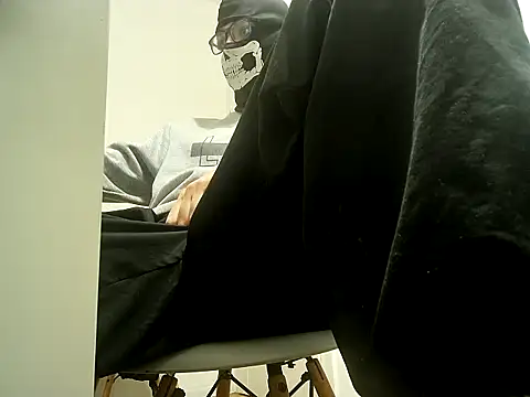 nofaceking20 online show from October 17, 2025, 9:23 am