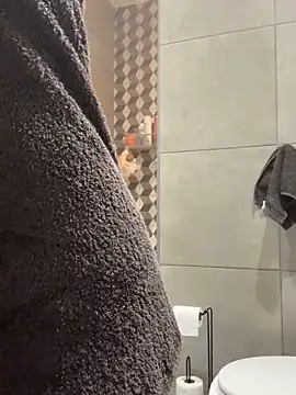 bebecita x online show from December 19, 2025, 8:38 pm