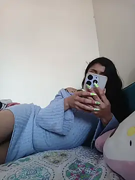 caramel doll   online show from November 18, 2025, 4:33 pm