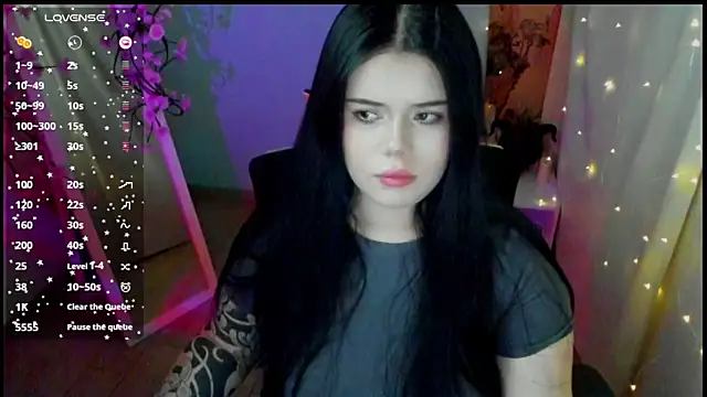 Snapshot of Mona_Esty chatting on April 27, 2026, 6:11 am Mona Esty online show from April 27, 2026, 6:11 am