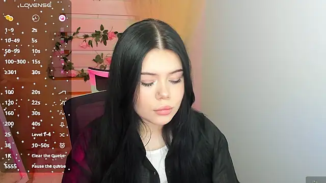 Snapshot of Mona_Esty chatting on May 8, 2026, 6:19 am Mona Esty online show from May 8, 2026, 6:19 am