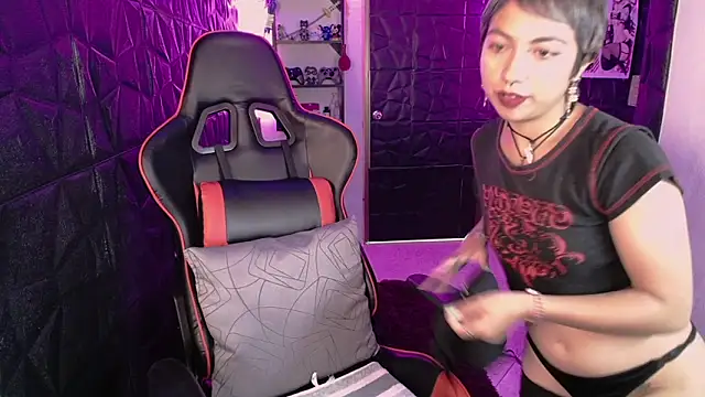 lunarichy22 online show from February 16, 2026, 10:17 pm