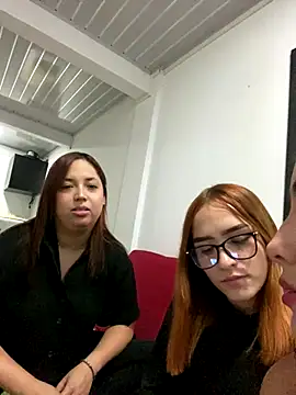naho val online show from October 12, 2025, 4:33 am