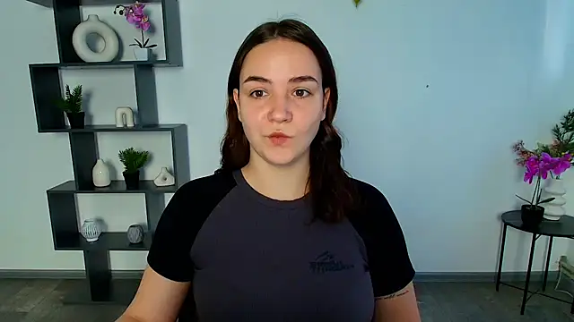 OliviaMontgommery online show from November 26, 2025, 6:14 am