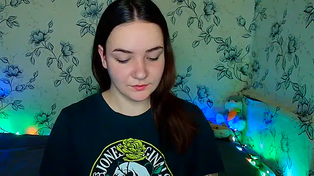 Snapshot of OliviaMontgommery chatting on May 20, 2026, 9:37 am OliviaMontgommery online show from May 20, 2026, 9:37 am