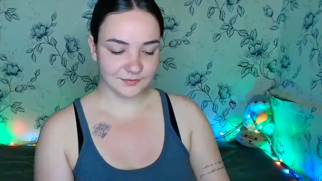 Snapshot of OliviaMontgommery chatting on June 15, 2026, 12:29 pm OliviaMontgommery online show from June 15, 2026, 12:29 pm