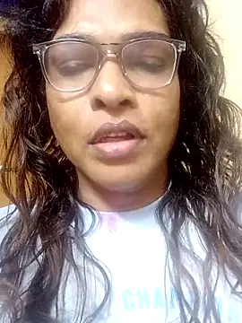 anjalibhovii online show from October 3, 2025, 6:27 pm