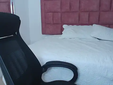 sweetsubmisaxox online show from November 29, 2025, 10:35 pm