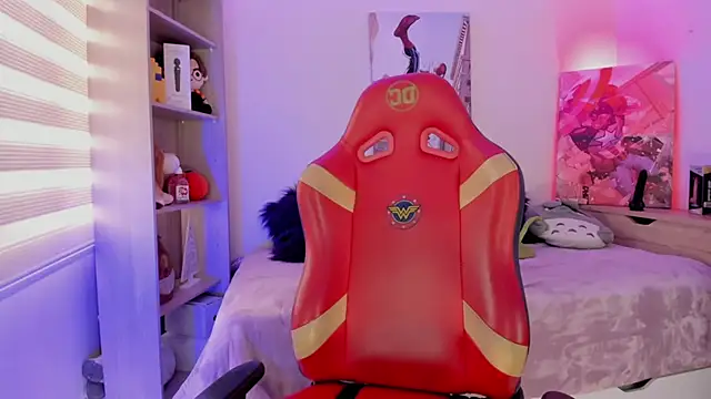 Snapshot of emma_soffia chatting on November 24, 2025, 7:35 pm emma soffia online show from November 24, 2025, 7:35 pm