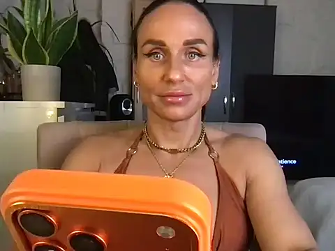 GluteQueenE online show from November 27, 2025, 3:14 pm