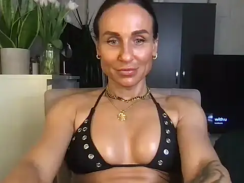 GluteQueenE online show from January 10, 2026, 5:15 pm