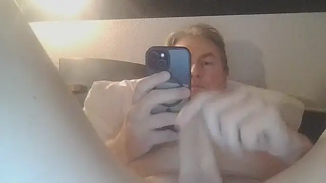 Sklavekay online show from December 16, 2025, 7:41 pm