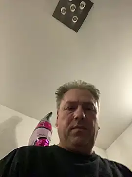 Sklavekay online show from March 1, 2026, 10:45 pm