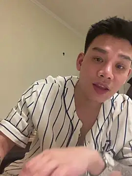 Snapshot of latava chatting on October 7, 2025, 8:50 pm latava online show from October 7, 2025, 8:50 pm