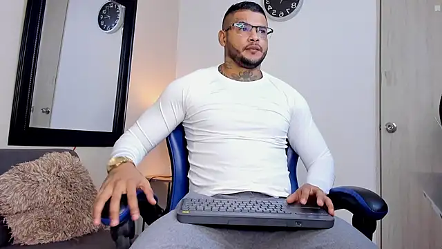 Snapshot of MICHELL_ARTHUS_ chatting on October 12, 2025, 2:43 am MICHELL ARTHUS online show from October 12, 2025, 2:43 am