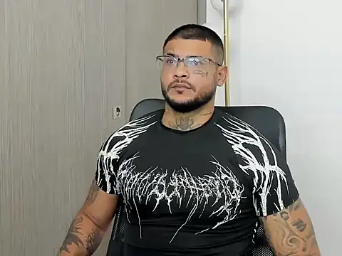 Snapshot of MICHELL_ARTHUS_ chatting on March 16, 2026, 6:56 pm MICHELL ARTHUS online show from March 16, 2026, 6:56 pm