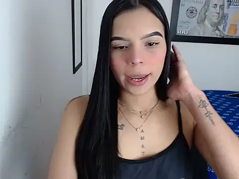 Snapshot of linnaskinyy chatting on October 21, 2025, 5:30 am linnaskinyy online show from October 21, 2025, 5:30 am