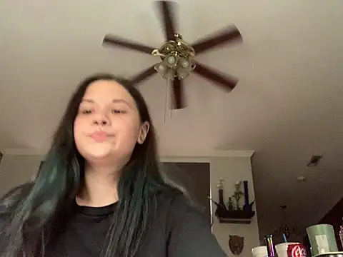Snapshot of Jynx420friendly chatting on July 10, 2026, 11:51 pm Jynx420friendly online show from July 10, 2026, 11:51 pm